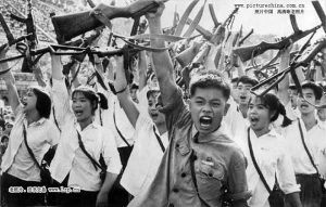 20 世紀初期，蘇聯顧問與中國共產黨，在上海策動知識青年與勞工反帝國主義運動。圖│Российский Объединённый Трудовой Фронт