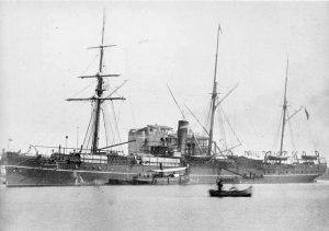 英國籍蒸汽輪船布哈拉號 (SS Bokhara)， 1892 年時載運香港板球協會的成員到上海參加比賽，回程途經台灣北部時遭遇颱風，最後沉沒於澎湖姑婆嶼附近，造成約 130 人不幸身亡，僅 20 餘人獲救。圖│臧振華提供