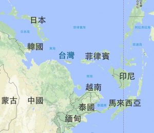 從古至今，地圖視角會影響思維。簡立峰提到，若換個角度看臺灣，別忘了日本、南韓、新加坡、東南亞就在附近，許多 AI 合作機會就在臺灣旁邊。 圖片來源│Google 地圖