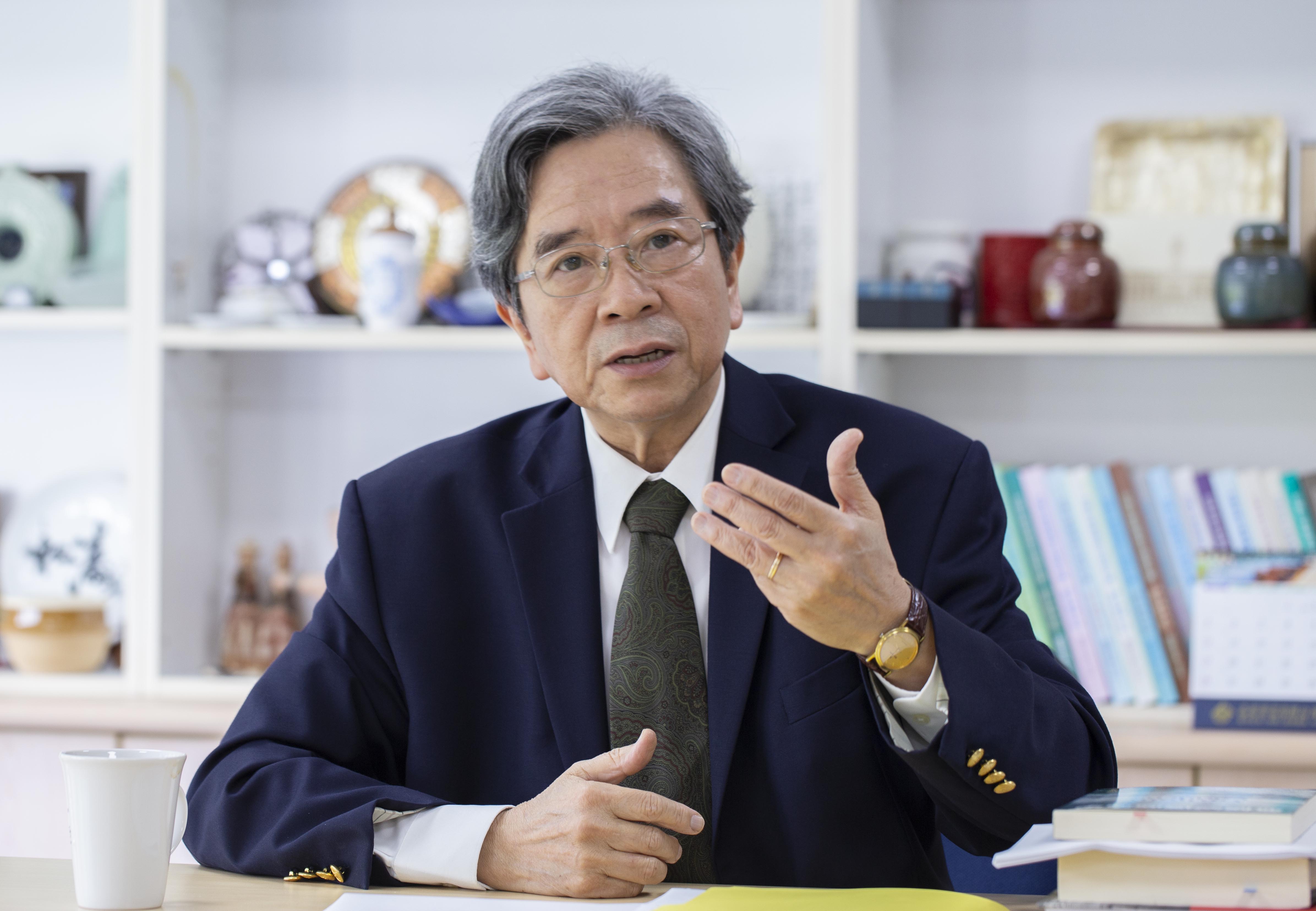 蕭新煌堅定的說:「不少民眾已經 Ready,準備迎接低碳社會的來臨!」政府不要再找藉口,應該傾聽民意、拿出魄力,推行符合民情的低碳政策。圖│研之有物