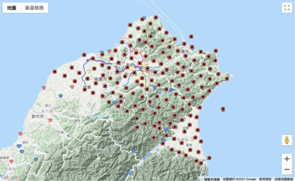 臺灣陣列地震站分布圖，圖中約有 140 個測站，安裝有寬頻地震儀並即時蒐集傳送地震資料，此計畫由中央研究院地球科學研究所（IES）與大屯火山觀測站（TVO）共同執行。圖│Formosa Array 臺灣陣列