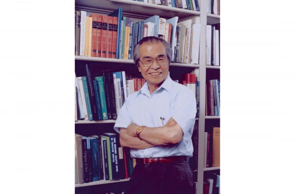 李文雄的恩師根井正利，為國際知名的分子演化學家，於 2013 年獲得日本京都獎。 資料來源｜The Pennsylvania State University