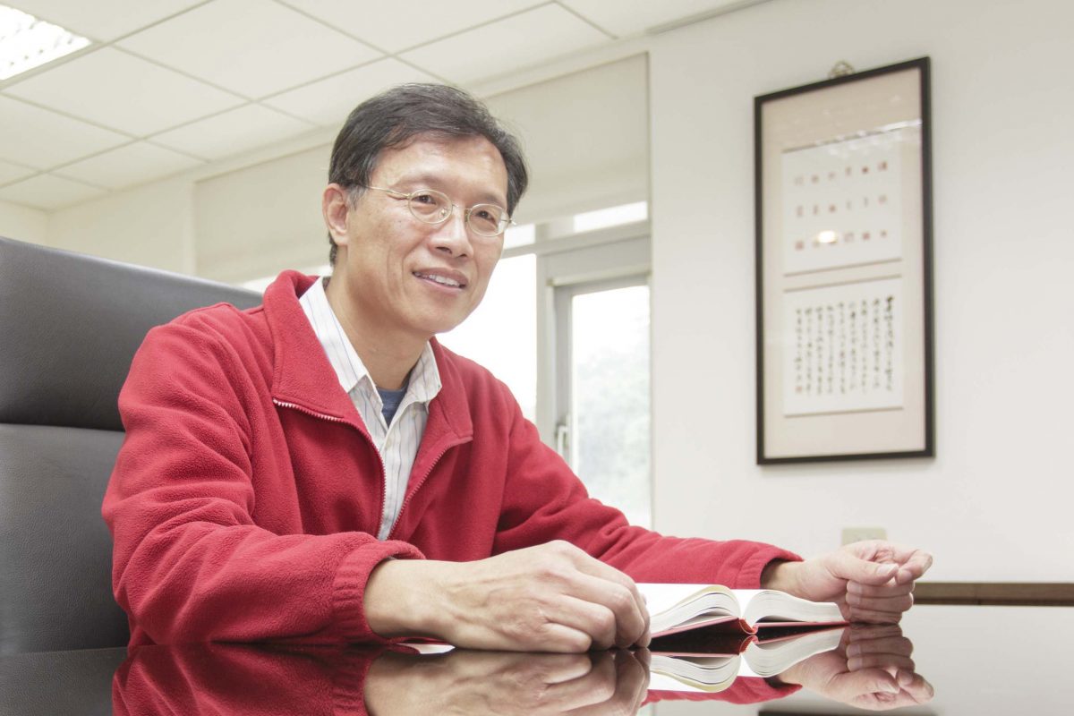 With nearly 30 years of experience in linguistics, Jo-Wang Lin, the Director of the Institute of Linguistics at Academia Sinica, is one of the most distinguished experts in Semantics in Taiwan. Image | Research for You