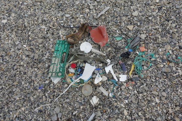 大量塑膠垃圾，經由洋流從歐洲抵達北極 。 圖｜陳國勤提供