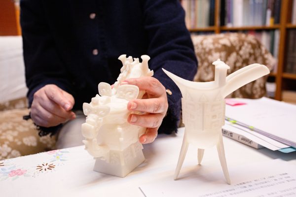 透過 3D 列印分析青銅器構造，可以了解製作技術的複雜程度，需要仰賴專業分工與長期技藝訓練。 圖｜研之有物
