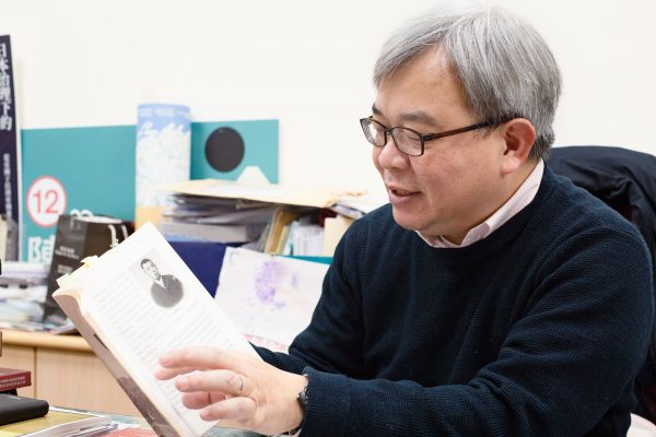 陳偉智對伊能嘉矩的著作暸若指掌，是什麼樣的契機讓他投入研究呢？ 圖｜研之有物